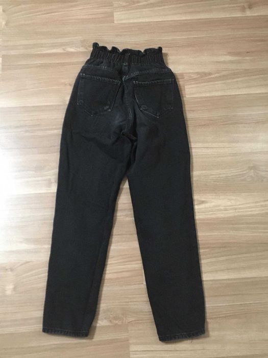 Лот мека блузка каре и черни дънки paperbag