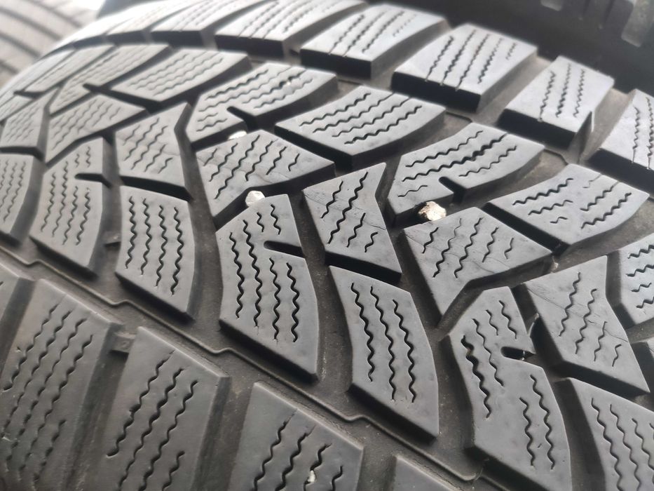 4бр Зимни гуми 215 60 16 - Dunlop