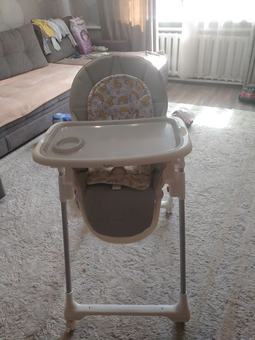 Стульчик для кормления ребенка