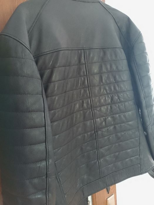 Geacă bărbătească din piele naturală de calitate superioară