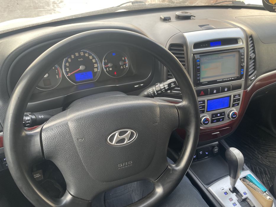 Авто hyundai santa fe……..