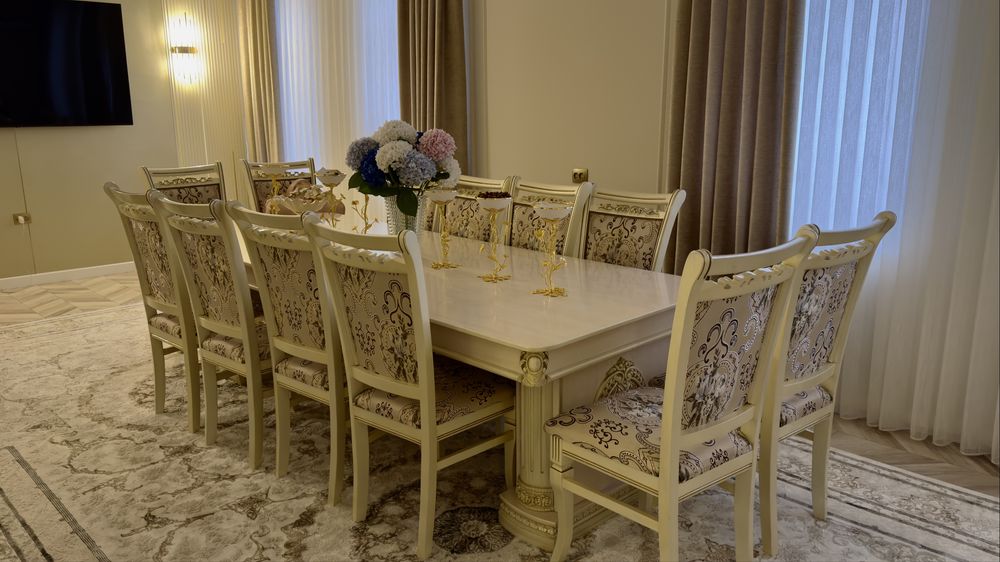 ПРОДАЮ: Элитный обеденный гарнитур на 12 персон