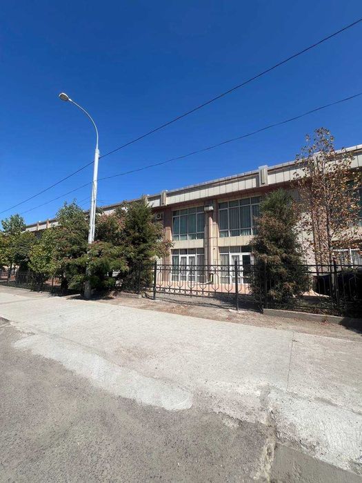 Ibn Sino mavzesida sotuvga bino, birinchi liniya, 42 metr fasad