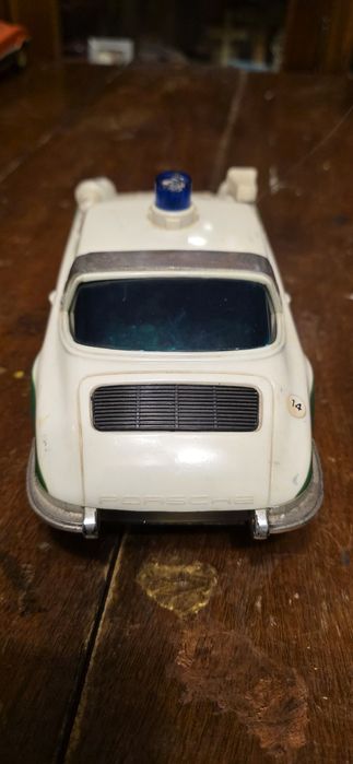 Mașinuța Polizei Porsche alb-verde cu radiocomanda  1974
