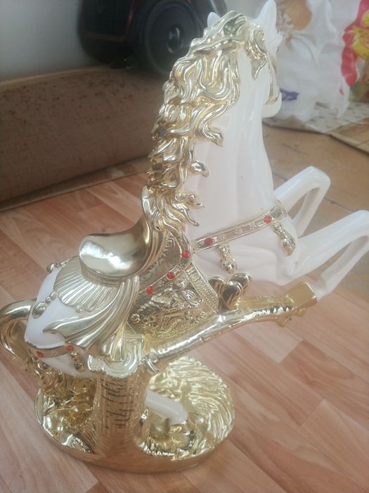 Статуэтка лошади