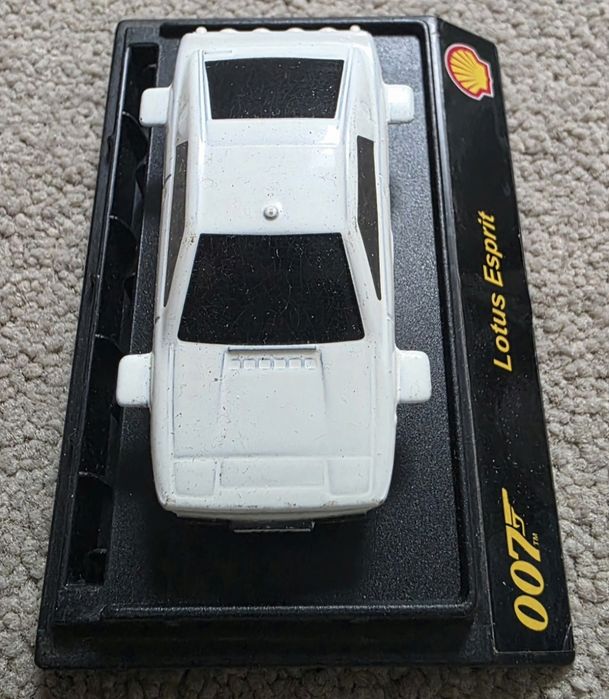 4 Masinute din colectia 007' James Bond mini 1:36
