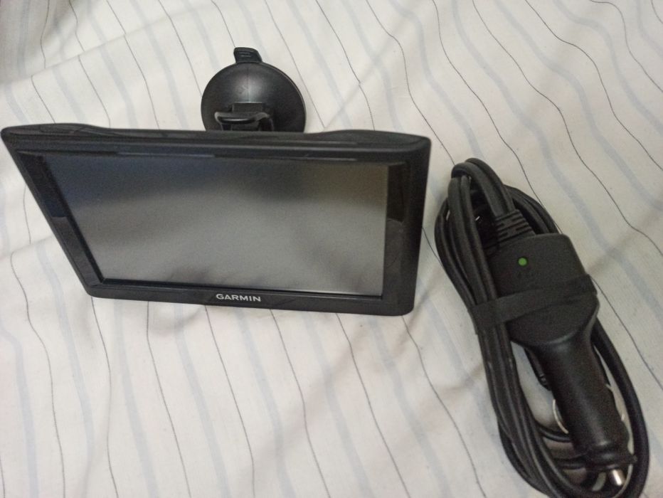 Навигация Garmin nüvi 68 за цяла Европа 6,6"инча зарядно, стойка