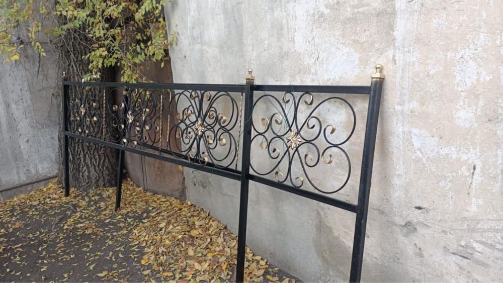 Оградки ,могилки.коршау