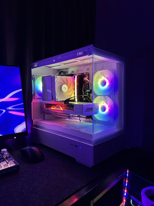 PC Gaming Ryzen 7 9800X3D RX 7800XT 32GB DDR5