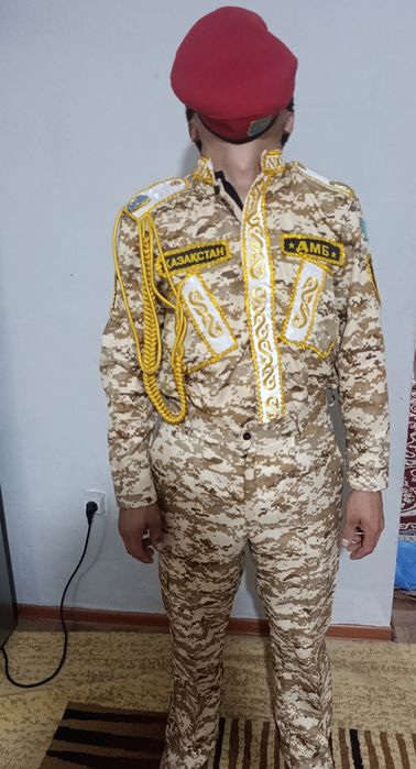Военный форма 1 рет ғана киілген