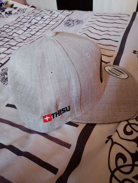 Шапка с козирка-спортна