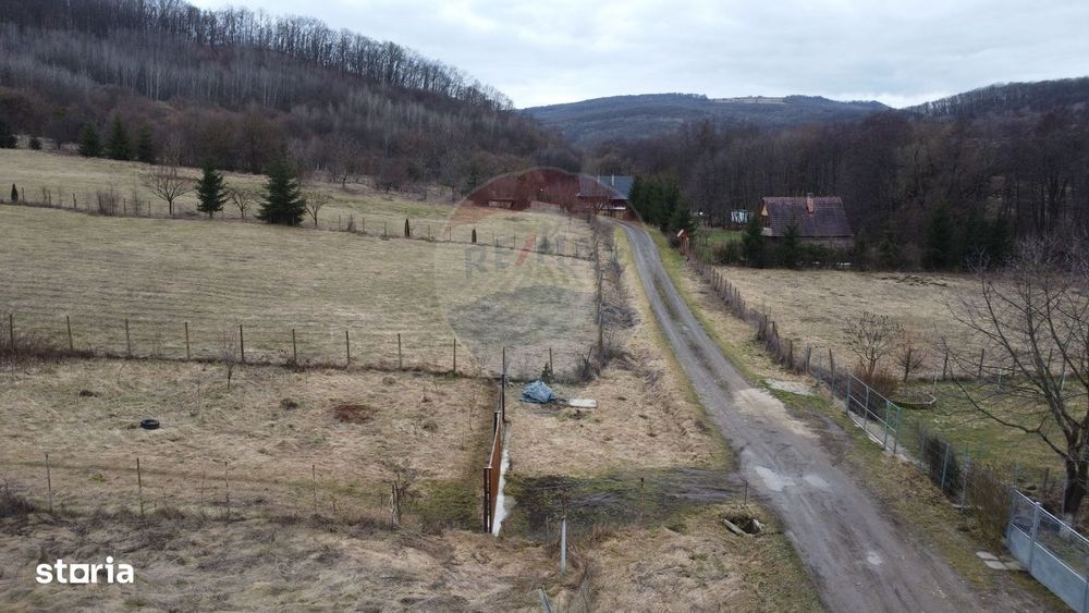 Teren 999 mp. Front 15,70 ml. Valea Garbaului - Floresti