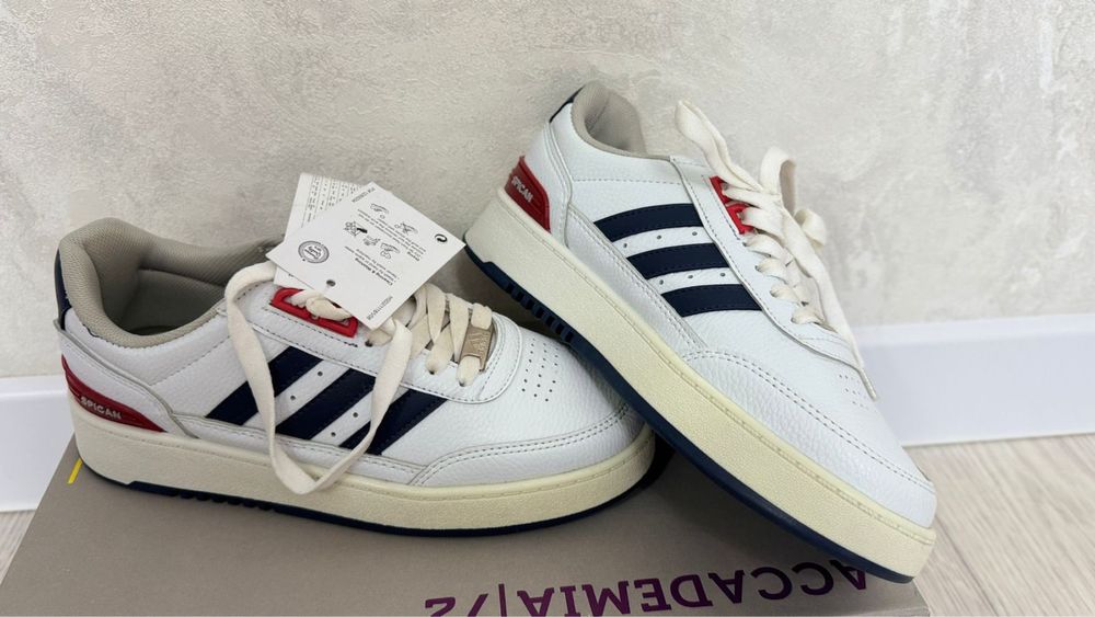 Продам кроссовки