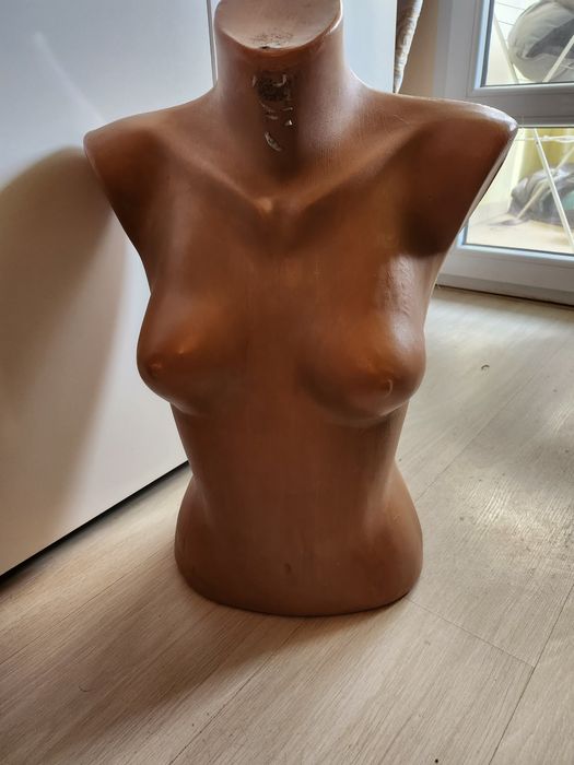 Оборудване за магазин за дрехи