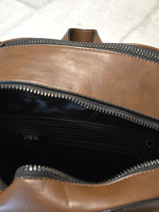 Кожена раница ZARA