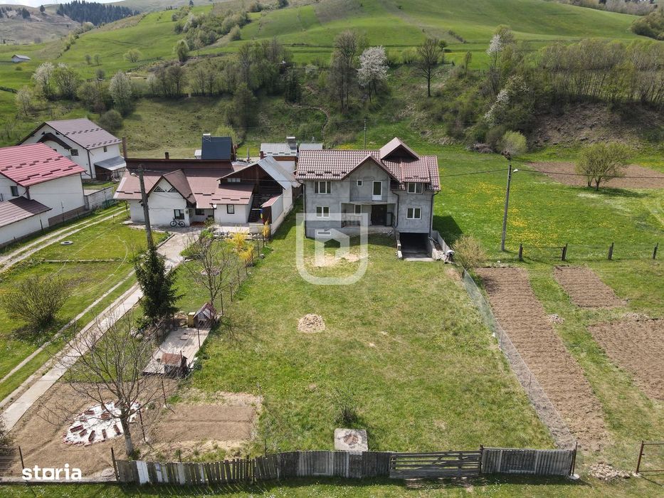 Casă 320 mp utili + 1143 mp teren, la roșu, Gura Humorului