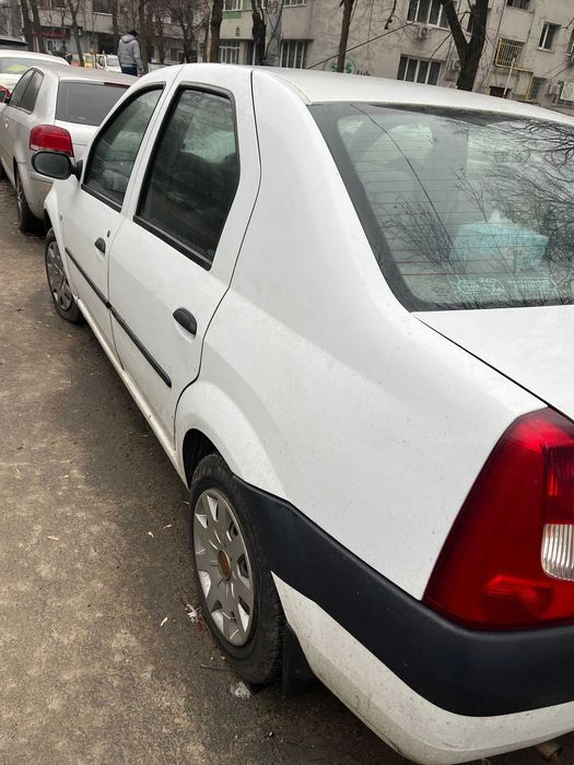 Vând Dacia Logan 1.4