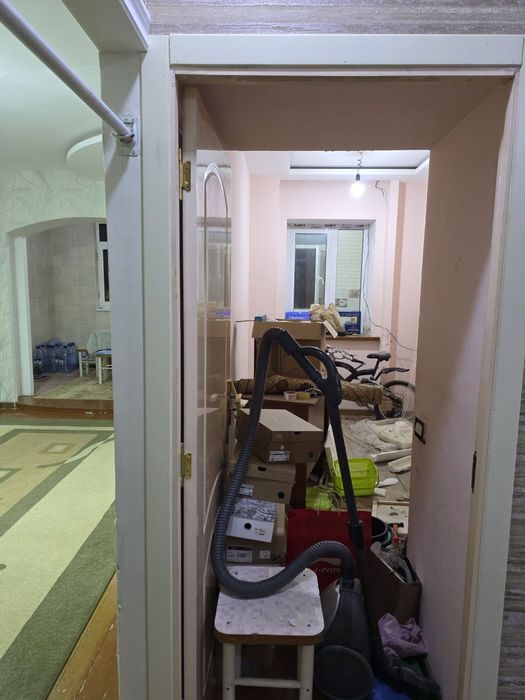 Продаётся  2- х комнатная квартира.  КИБРАЙ. Центр.