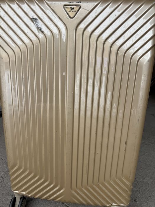 Чемодан  болшой и средний