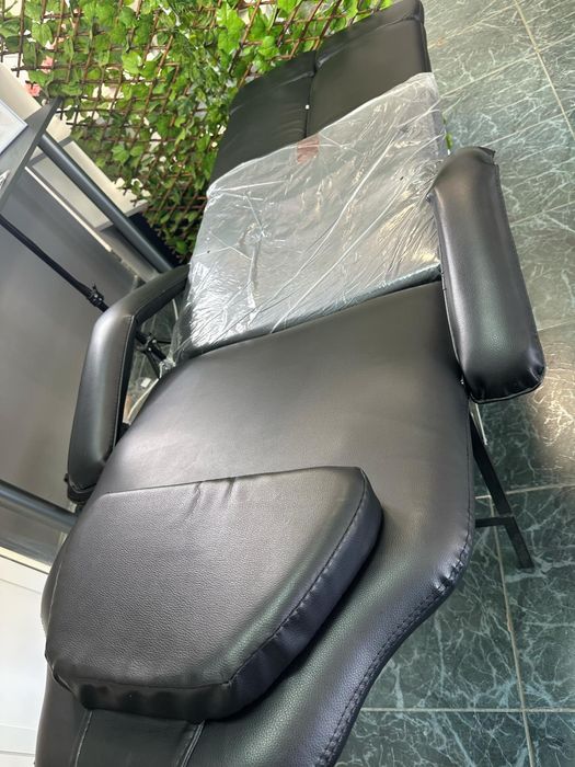 Кушетка за козметици / масажисти