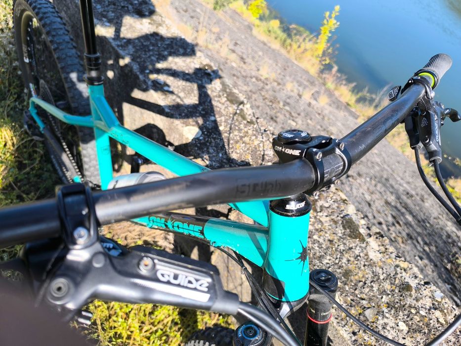 Bicicleta downhill/freeride On One Hello Dave