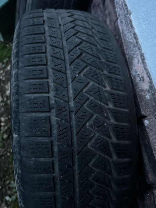 Continental 215 65 16 de iarna