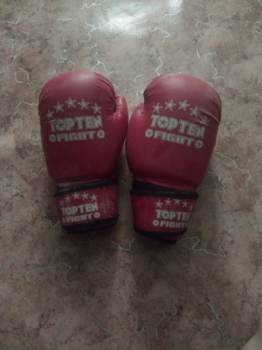 продам боксерские перчатки от топ тен