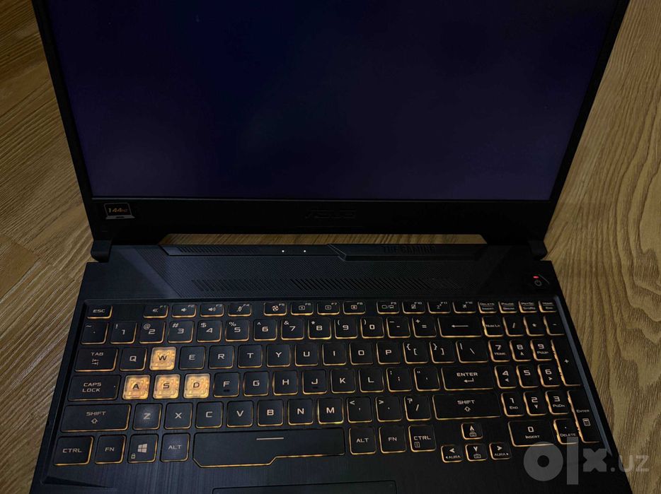ASUS TUF Gaming 10300H GTX1650 IPS 15.6 144Hz NVME 512GB идеальный