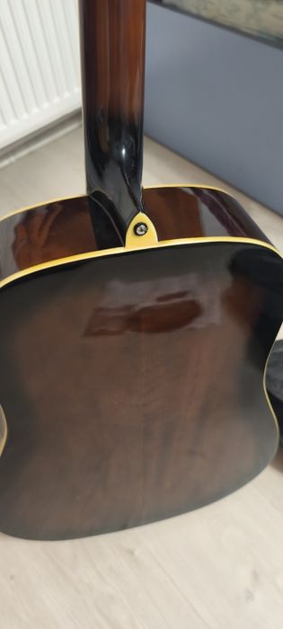 Chitara acustica 6 corzi