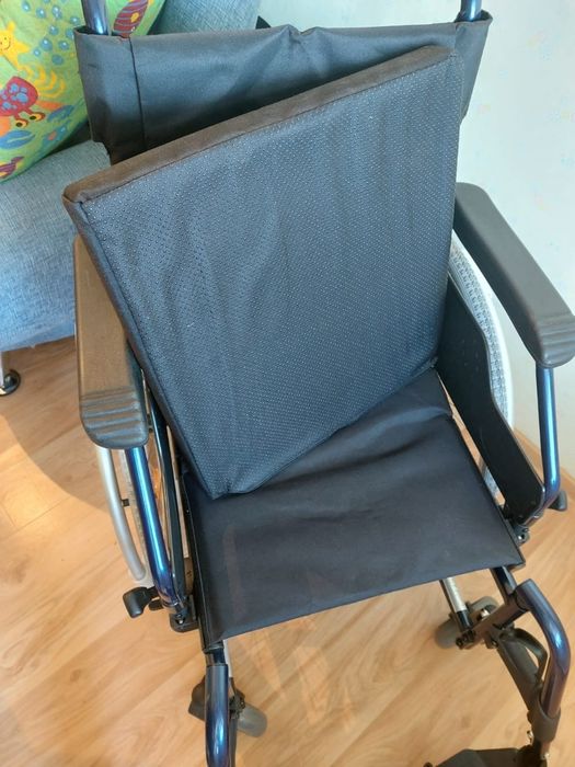 Продаю новую инвалидную коляску