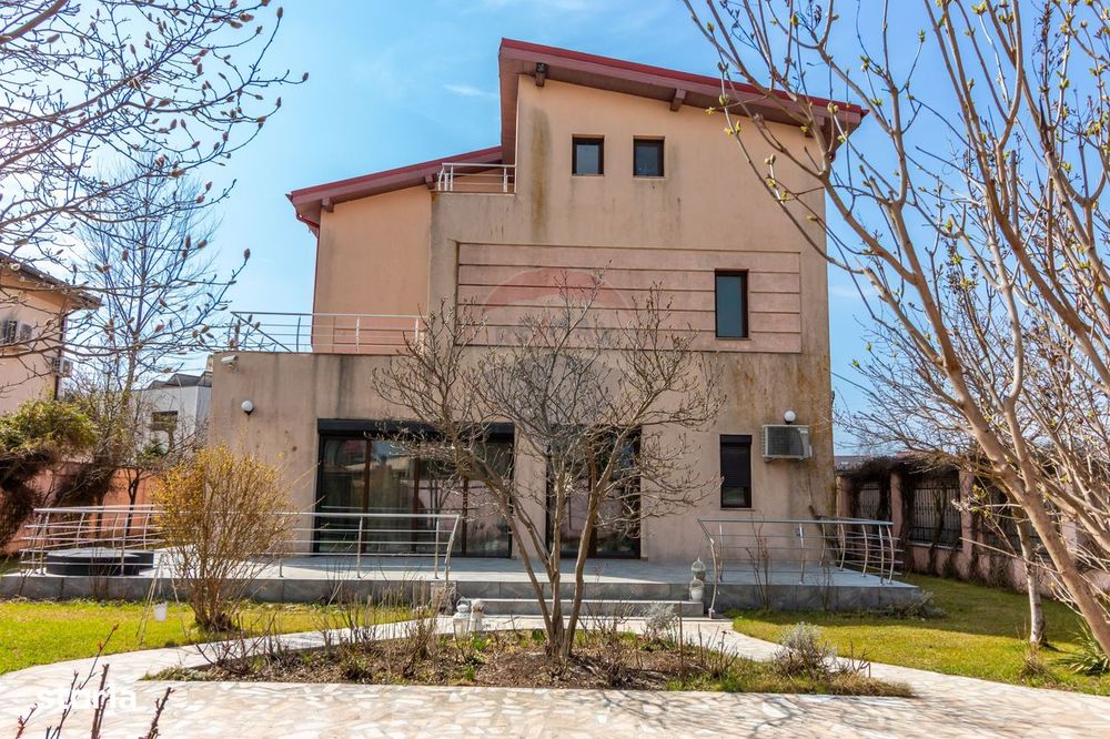 Vanzare Vilă cu 7 camere  Corbeanca