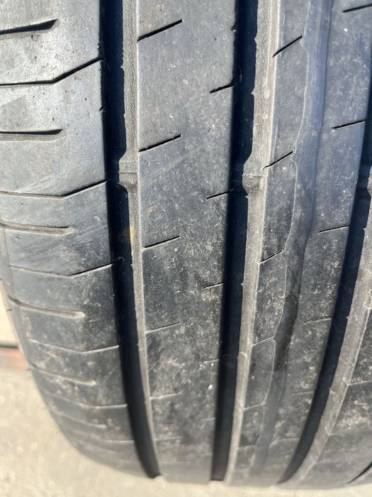 2 бр. летни гуми 225/50/17 Falken DOT 1023 4,5/5 mm
