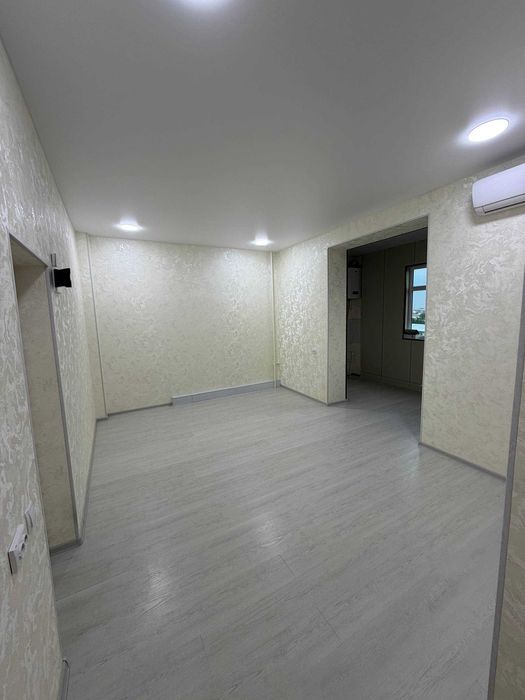 СРОЧНО !! Продается квартира в Яшнабаде 1/6/8 ( 44 кв/м) ЖК Azia House