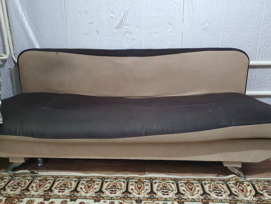 Продам старый бу диван