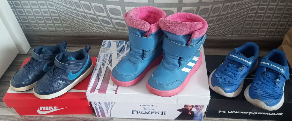 Trei perechi: Adidas Frozen (27), Under Armour Surge 4 (28), Nike (25)