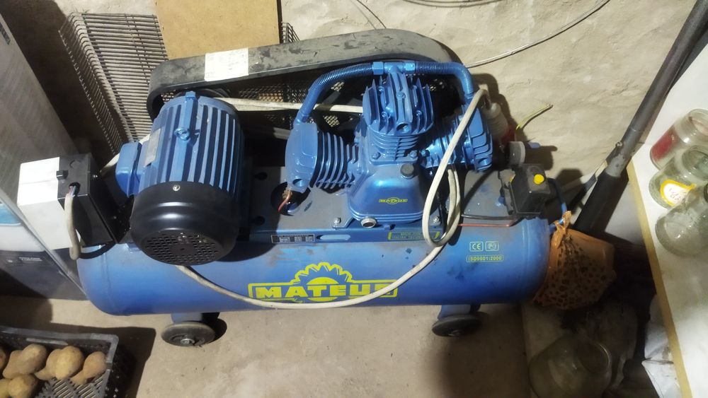 Продам компрессор