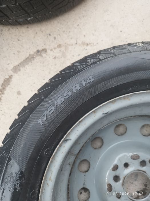 Продам  колеса с покрышками 14"