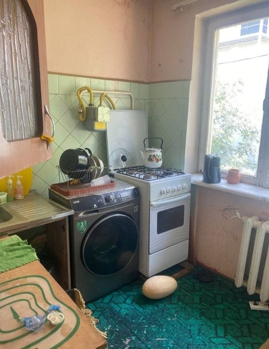 Aziz Bozorda navbatdagi 2 xonali kvartira sotiladi