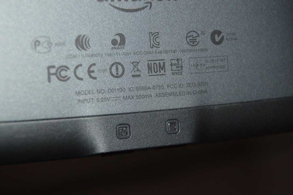 Kindle 4 Model D01100 – E-reader Clasic cu Butoane Fiziologice, Resetat