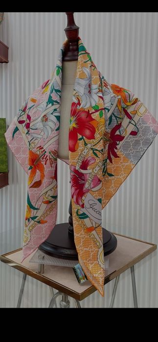 Eșarfe Gucci, Fndi, model 2026, 90x90cm, 100% mătase, pret fix