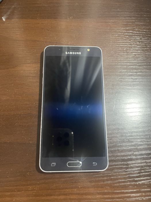 Продам самсунг J5 2016