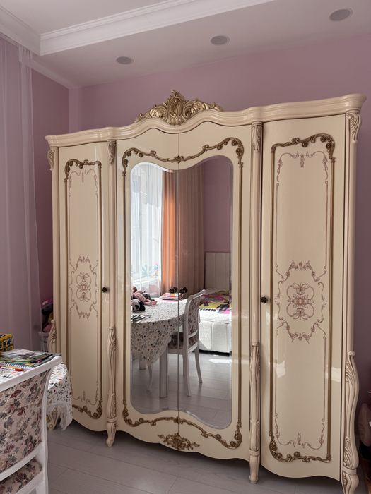 Продам шкаф в спальню