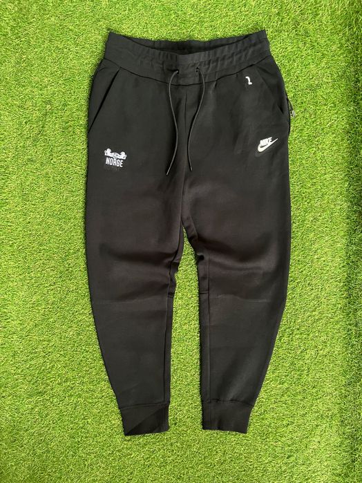 Дамско долнище : Nike Sportswear Fleece Tech Pants M