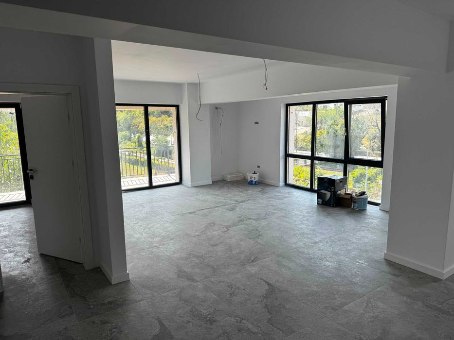 Apartament cu 3 camere de vanzare, predare la cheie, etaj 2, Rm Valcea
