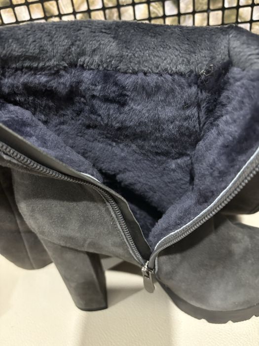 Продаю зимние сапоги