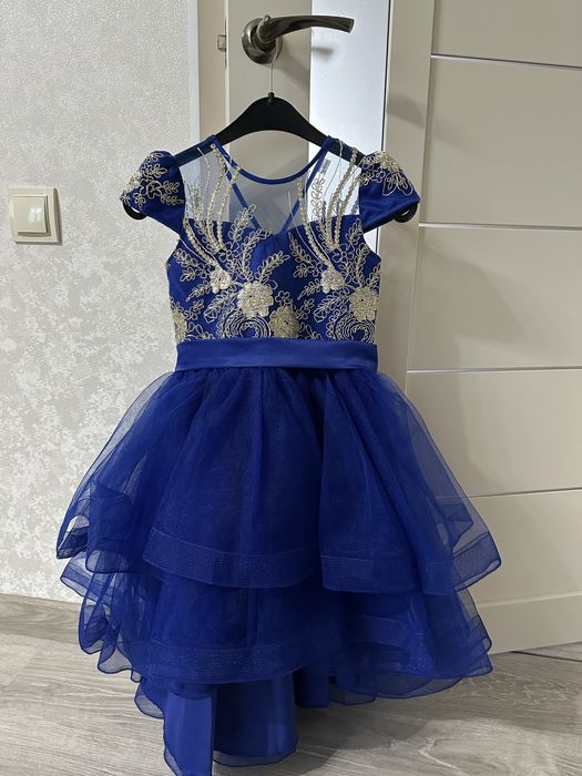 Нарядное платье для девочки.