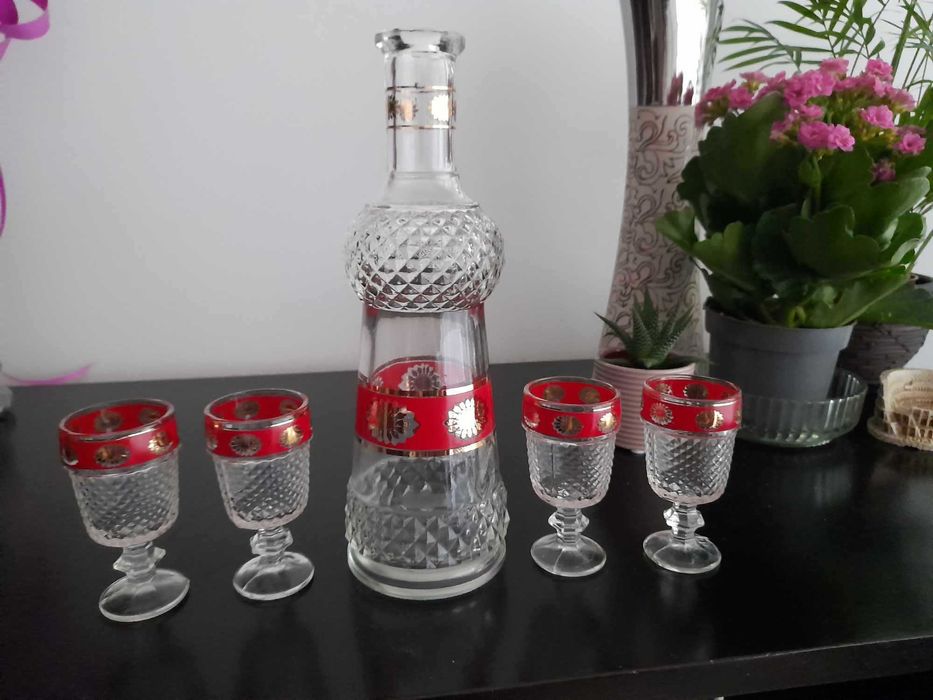 Ретро сервиз за ракия със златен кант и полска кана маркирана