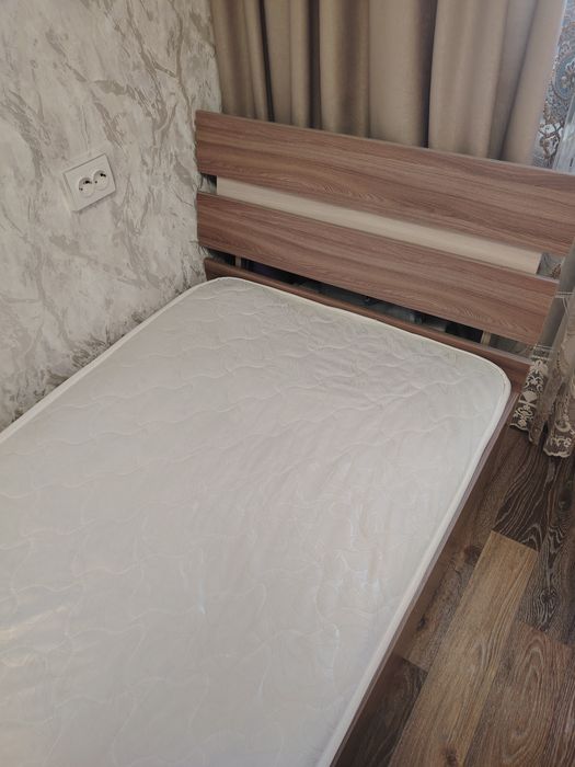 Продам 1.5 спальные 2 кровати