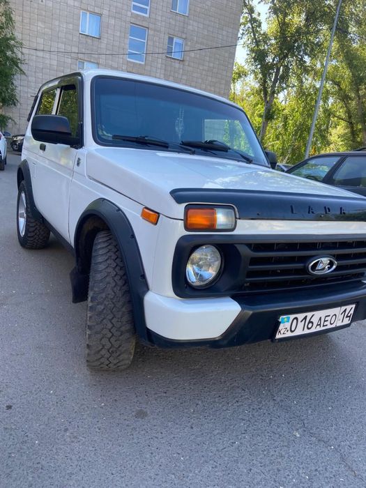 Продам ниву ваз 21214