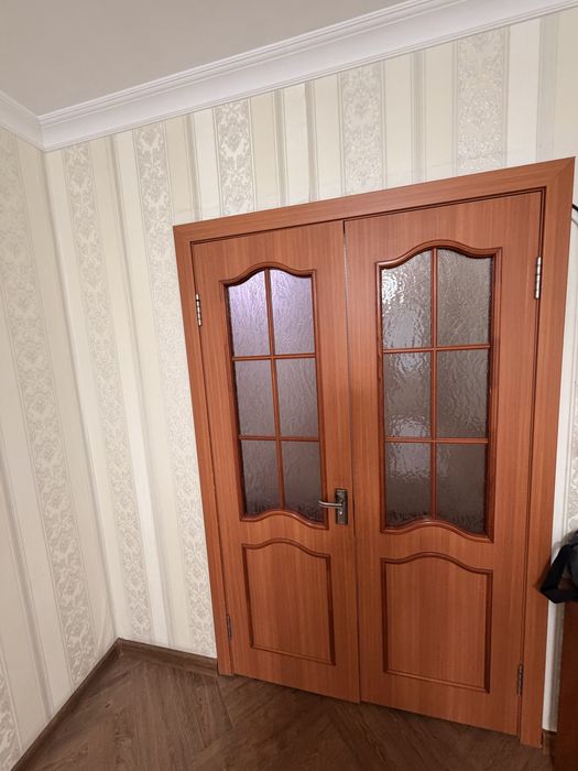 Межкомнатные двери 6 штук